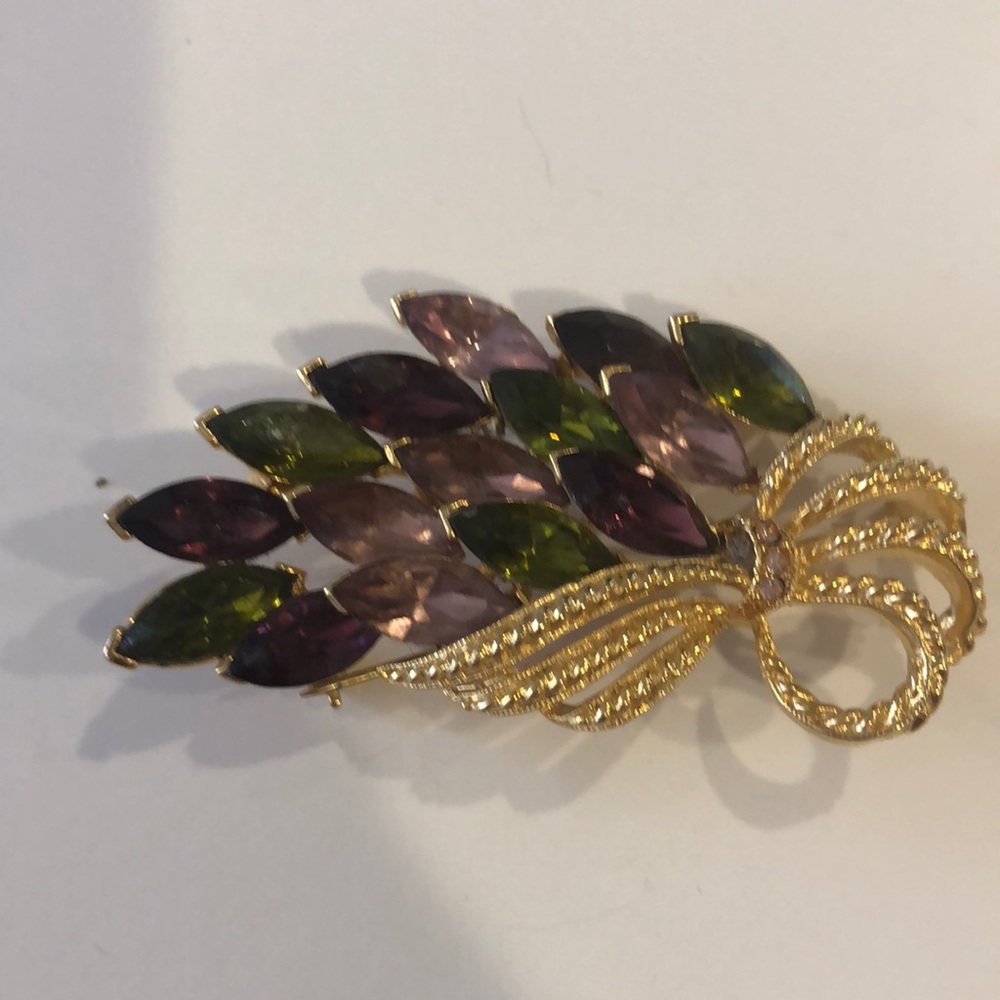 Gorgeous rhinestone brooch